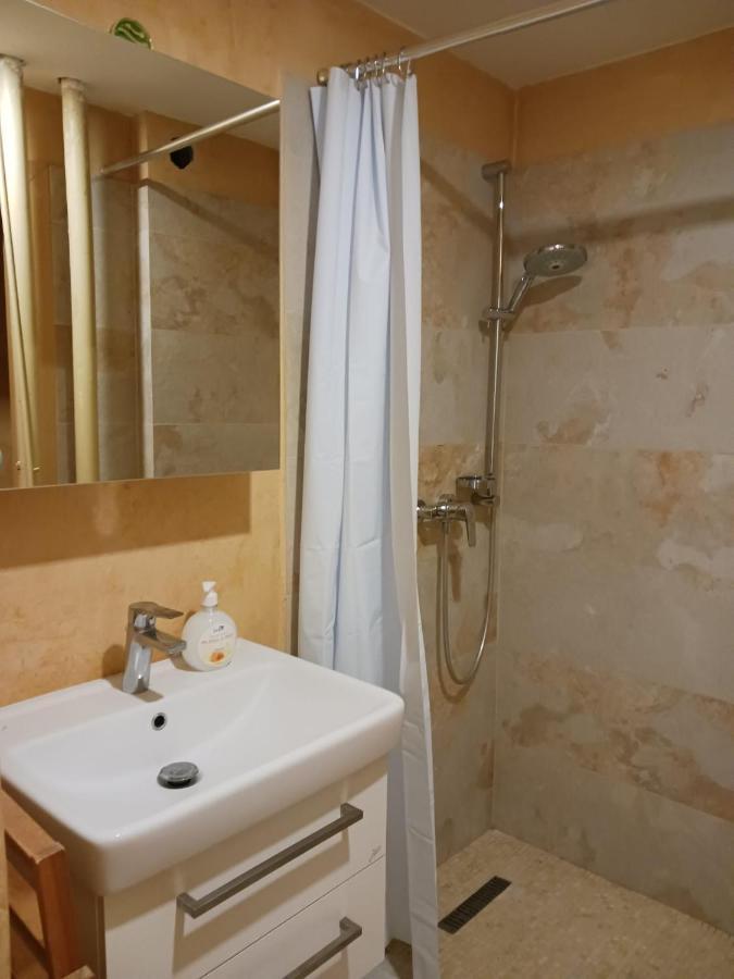 Cool Studio Apartment Prague Ngoại thất bức ảnh